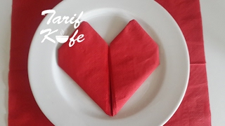 Kalp Şeklinde Peçete Katlama
