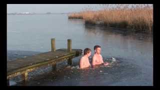 preview picture of video 'Ice bath at Leek, Netherlands'