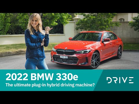 2022 BMW 330e Review | The Ultimate Plug-In Hybrid Driving Machine? | Drive.com.au