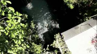 preview picture of video 'Red Bull Cliff Diving Cenote Ik'Kil Chichen Itza, Yucatan, Mexico 2010'