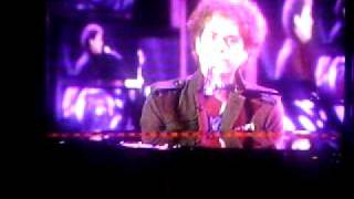 Scott McIntyre singing Keep the Faith