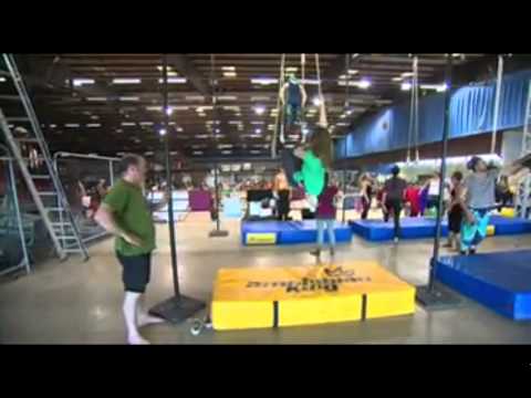 Ria teaches how to do static trapeze