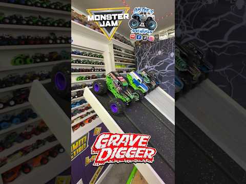 #monsterjam #Toy #MonsterTruck race | Viewer request 378 | 4 Wide #GraveDigger  #Halloween #Battle