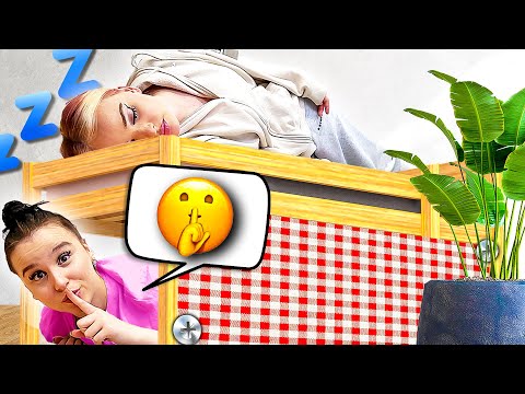 GEHEIMEN RAUM unter Bett bauen ! 🤫😳 (Schwester beobachten) - Celina