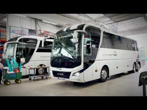 DFB-Mannschaftsbusse in neuem EM-Design