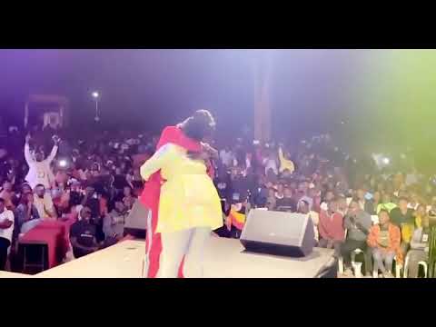 fille and Mc kats show some love at the King of the Mic concert #mbarara edition