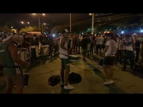 "Previa Los De Siempre contra Royal Pari" Barra: Los de Siempre &bull; Club: Oriente Petrolero