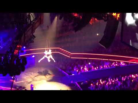 P!nk 'Secrets' live @ Milwaukee 5/2/19