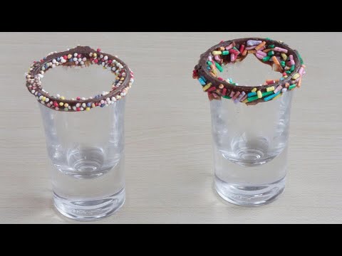 Decorar vasos con chocolate