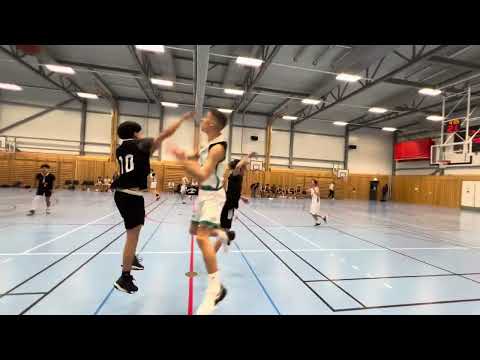 Huddinge basket vs Skuru basket u16 nivå 2b period 1.  Huddinge 84-skuru 23