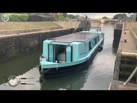 Homes on Water 6 INCREDIBLE Houseboats -