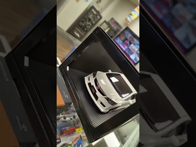 Honda Civic (FD2) TYPE R White 1:18 Ignition Model...