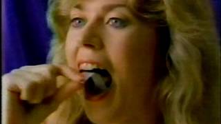 1990 - Keep Your Breath Winter Fresh with Extra 1990 - Keep Your Breath Winter Fresh with Extra