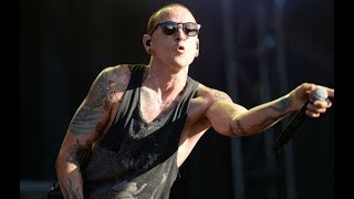 Fergie tribute to Chester Bennington - Linkin Park - Crawling 2017
