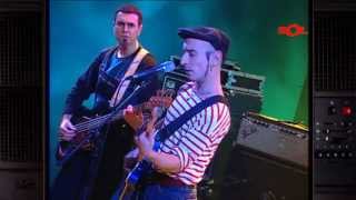 Fito &amp; Fitipaldis &quot;Perro viejo&quot; (A Solas 2001)