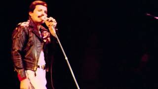 Queen - Let me Entertain You [High Definition]