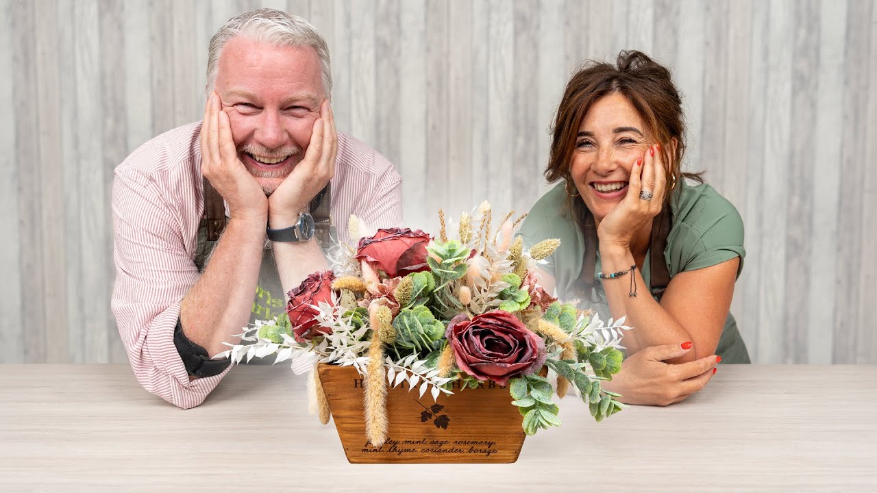 Foam Free Floral Design using Chicken Wire | Beginner Floristry Tutorial