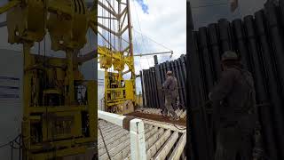 Download lagu Derrickhand Pulling Out Drill Pipes #derrickman  #drilling #oil #tripping #rig  #oilfield mp3