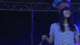 Bat For Lashes - What&#39;s A Girl To Do? (Glastonbury 2007)