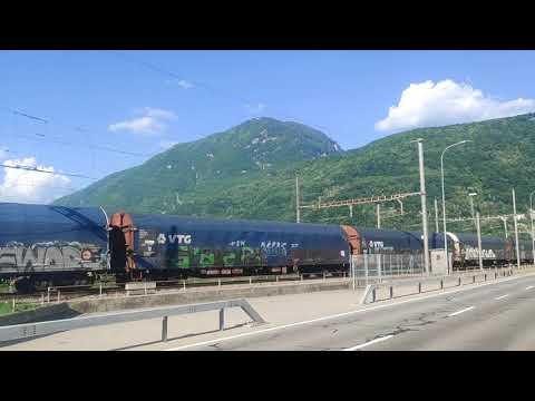 E484.012 + E484.015 SBB in transito nei pressi della stazione di Melide 🇨🇭🇨🇭