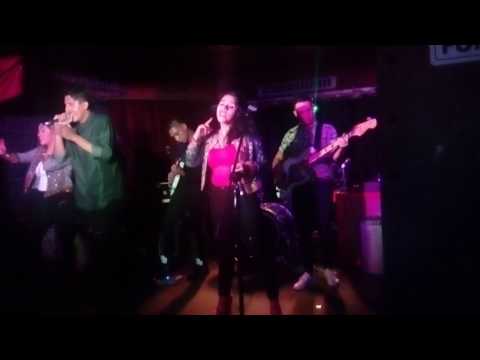 BrunOG ft. Valantynes "Coqueta" en vivo en el caradura.