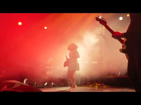 Justina Lee Brown - BLACK & WHITE FEELING LIVE