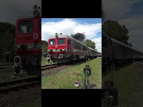 👆Csekkold a teljes videót👆 M41 2112 retró csörgő indul Tapolcáról #vasút #trainspotting #vonatok
