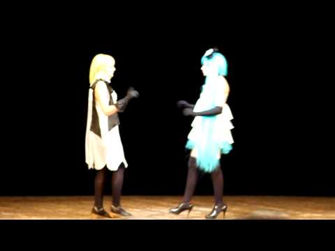Mikan no Yuki 2011 VOCALOID Cosplay (Miku+Rin)