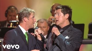 Ernie Haase &amp; Signature Sound - He Made a Change [Live]