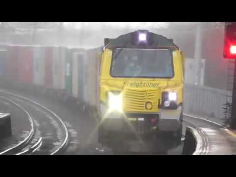 70005 SCREAMS through Stowmarket on 4M81: 29/01/2018