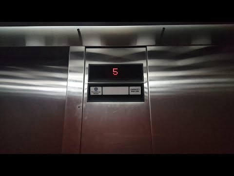 Dover Traction Elevator @ DeWitt-Seitz Marketplace - Duluth, MN