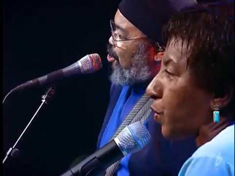 Do fundo do nosso quintal [feat. Leci Brandão] - Jorge Aragão - Ao vivo convida