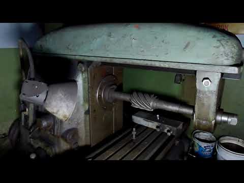 Opuszczony warsztat Igloopol, pojazdy i maszyny - no pressure urbex