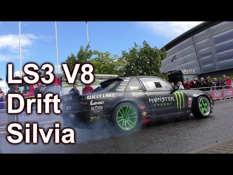 Baggsy's V8 drift Nissan (Steve Biagioni)