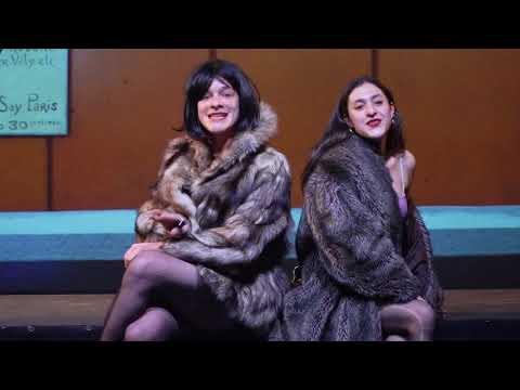 Les Apaches forment la petite pègre des faubourgs de Paris au tournant 