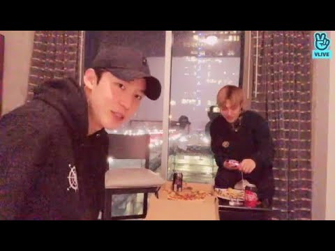 [ENG SUB] ATEEZ VLIVE 20190322 - 호홍 먹방 in ATLANTA🍕