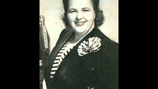Kate Smith - A Nightingale Sang in Berkeley Square  (with lyrics)