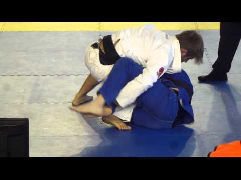 AJ Agazarm vs Oli Geddes - FINAL - IBJJF Rome Open 2013 - Black Adult - Light