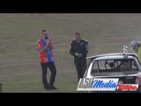 Production Sedans: Stuart Fawcett Fire - Kingaroy Speedway