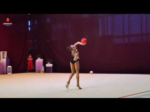 Красюк Ніколь 2004 Ball