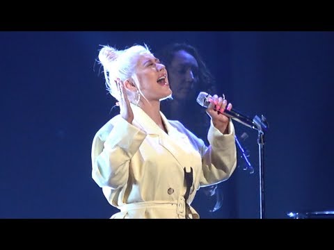 Christina Aguilera Performs "Reflection" from Mulan at Disney D23 Expo 2019 Legends Ceremony thumnail