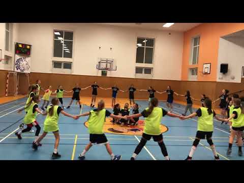 Tréninkové přípravné utkání TJ Sokol Kladno U13 Sev. vs. U12, kolečko na konci utkání, 15.11.2022