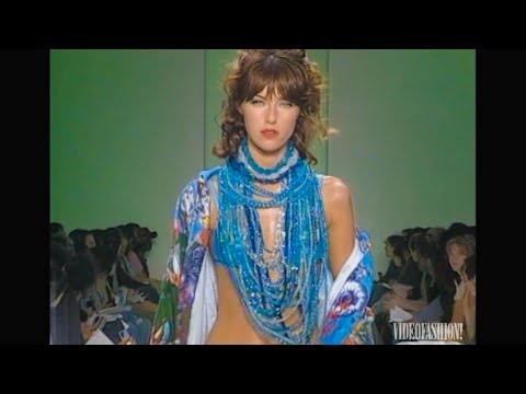 Runway Mermaids with Zang Toi Spring 2004 | Videofashion Library