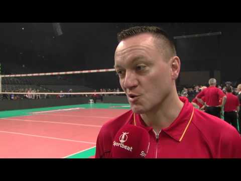 Hoofdscheidsrechter Finale BVB Volleybal Wim Cambré na de finale