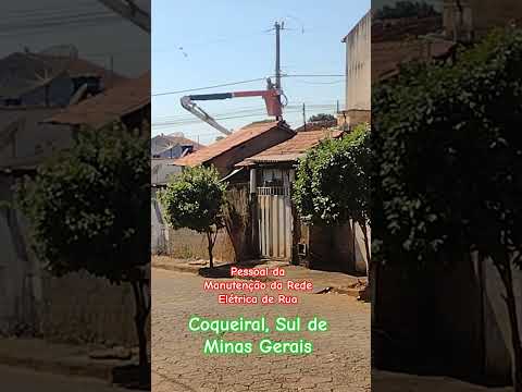 Pessoal da Manutenção da Rede Elétrica de Rua aqui em Coqueiral no Sul de Minas Gerais