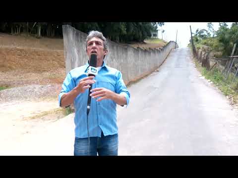 Rua estreita causa medo e transtorno a pais e alunos da escola