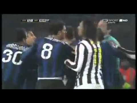 Juventus Inter 2 1 Rissa Balotelli Melo Buffon Thiago Motta 2010