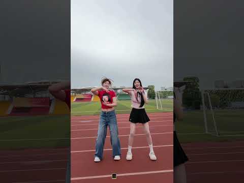 这俩人怎么可以这么der#蔡有福 #粉彩系 #以粉彩赴春约 #我与春天平分春色 #春天会开花我也会