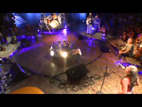 download lagu mp3 mp4 Pauelos Arbolito, download lagu Pauelos Arbolito gratis, unduh video klip Pauelos Arbolito