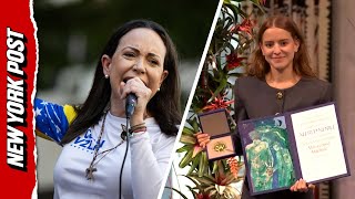 Download lagu Maria Corina Machado’s Daughter Accepts Nobel Peace Prize in Emotional Ceremony mp3 Download lagu Maria Corina Machado’s Daughter Accepts Nobel Peace Prize in Emotional Ceremony mp3